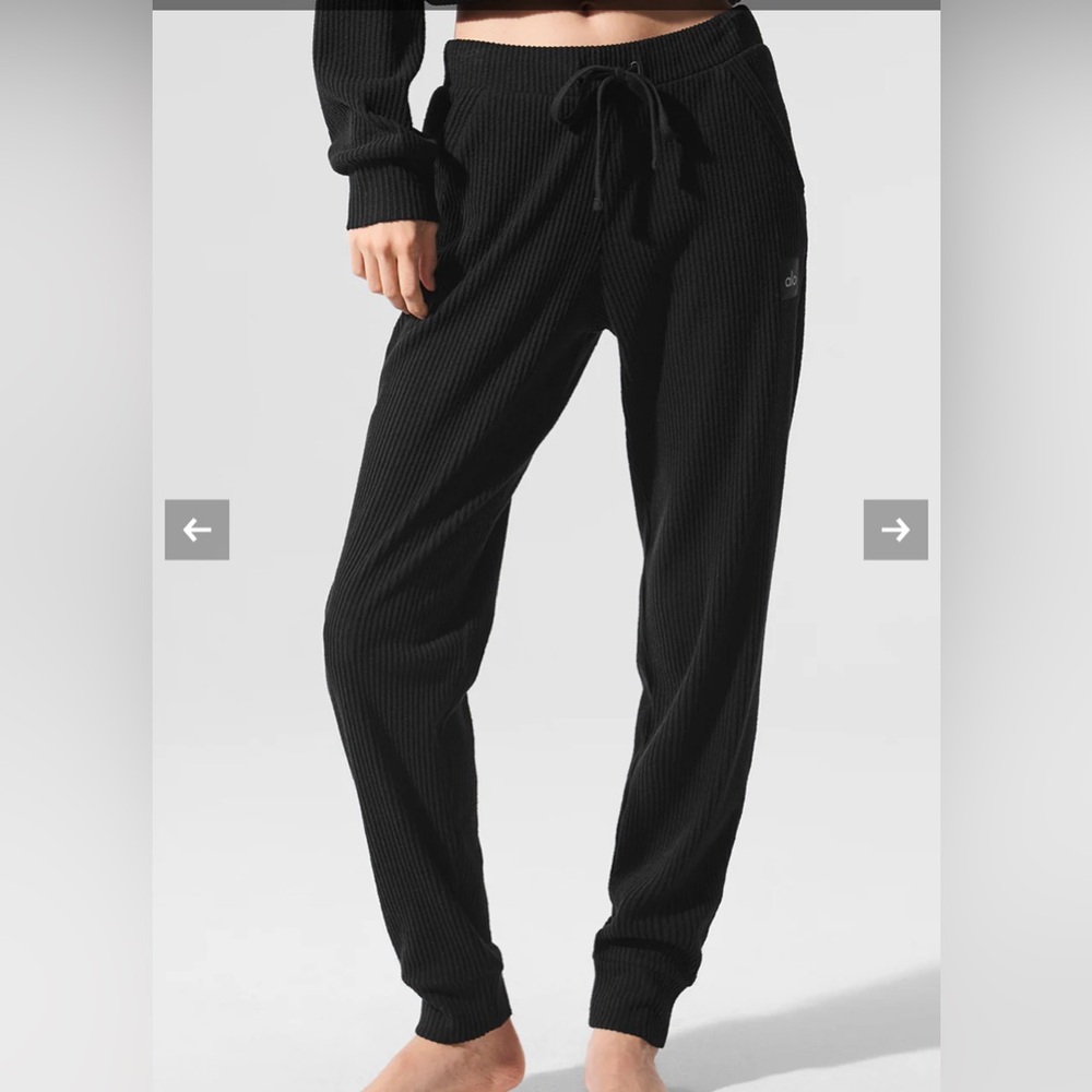 ALO Yoga Black Muse Sweatpants
